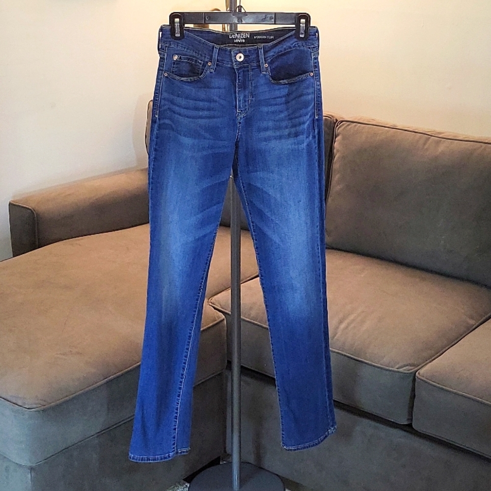 Straight-leg stonewash denim